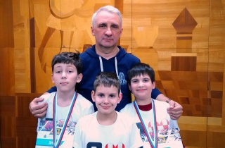 Васенькин и дети.jpg